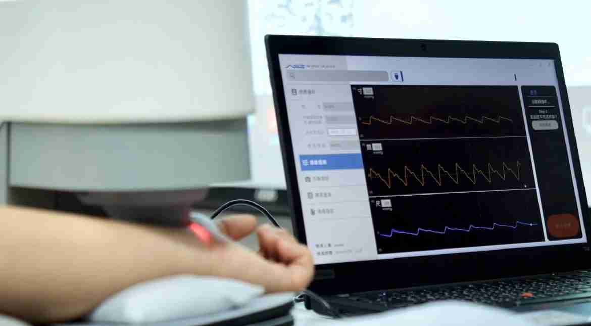 糖果派对耘康以高解析与拟真的显示技术，，将其应用于中医检测，，提供“中医数位化检测方案”，，，使传统中医检测结果数据化与可视化