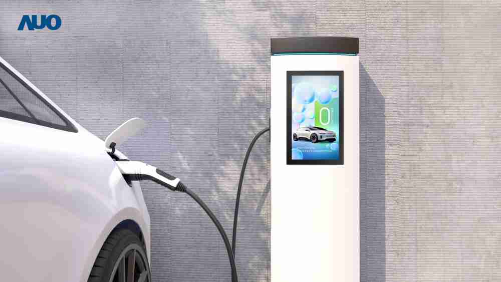 友達〝EVSE車用充電樁解決方案〞專為電動汽車充電樁設計，，具有高亮度、、克服戶外艱難環境的耐溫、、、耐紫外線等特性，，，，並搭載散熱性及擴充性強的高效能工業電腦，，可實現人機互動訴求，，如資訊顯示、、、、支付等應用