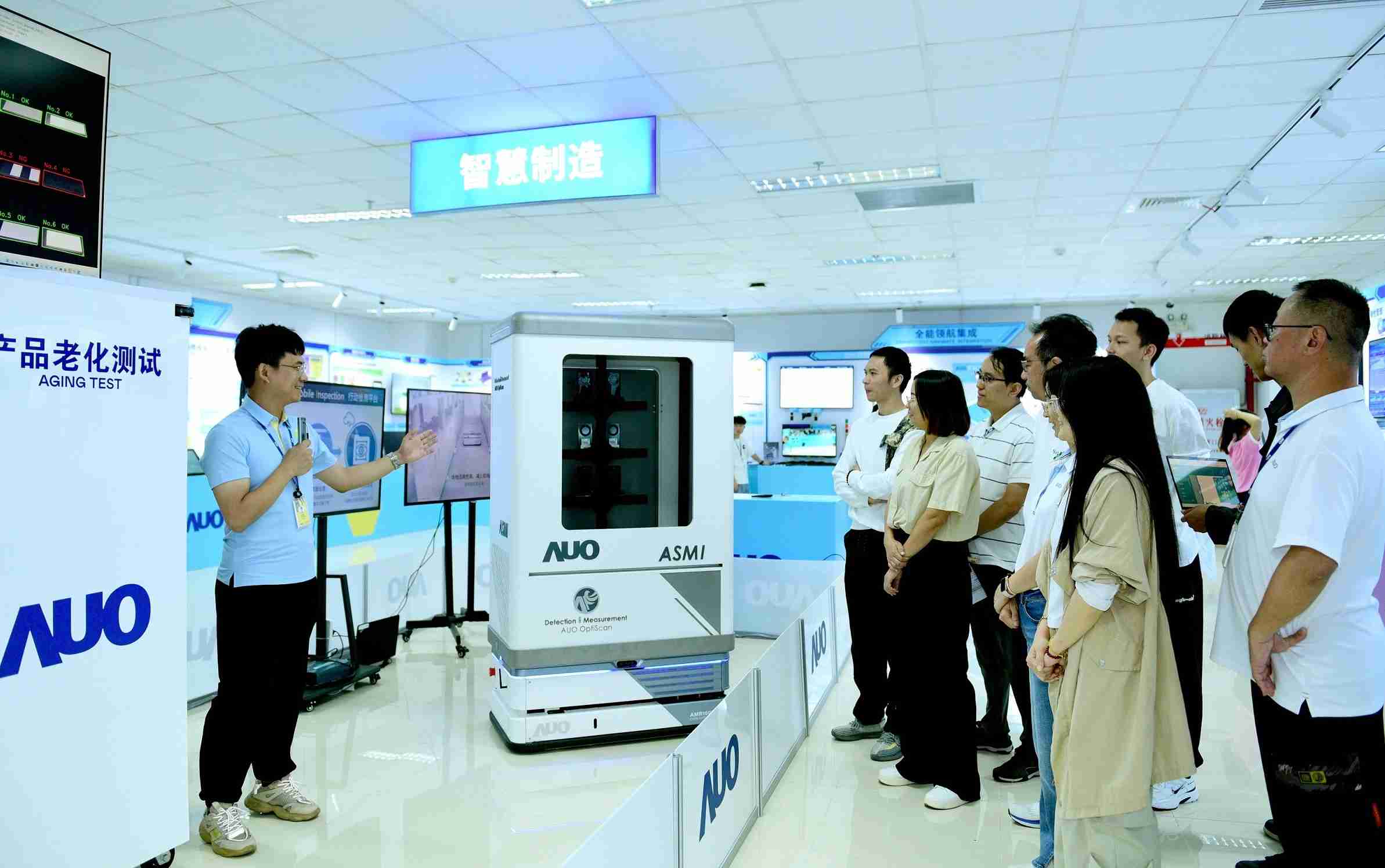 糖果派对厦门将5G+ABC技术串联生产管理全流程，，，打通研发、、采购、、生管、、、、制程、、、、设备、、质量等产品全生命周期制造流程，，，完成数字化设计、、、智慧供应链、、、、智能座舱、、、全流程设备管理、、、、数据驱动优化、、智慧在线检测、、、、智慧品管等自适应生产模式升级